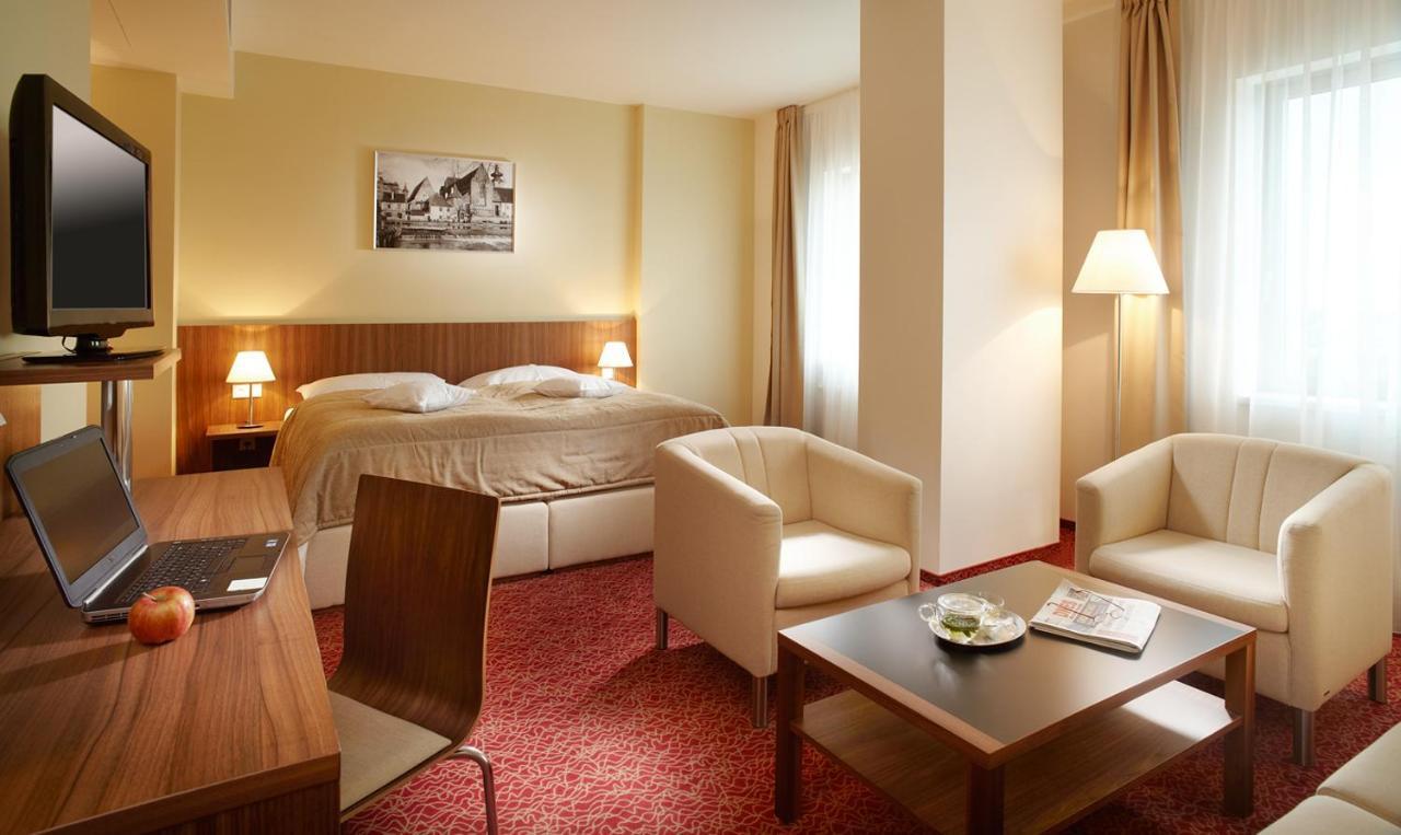 Clarion Congress Hotel Ceske Budejovice Bagian luar foto