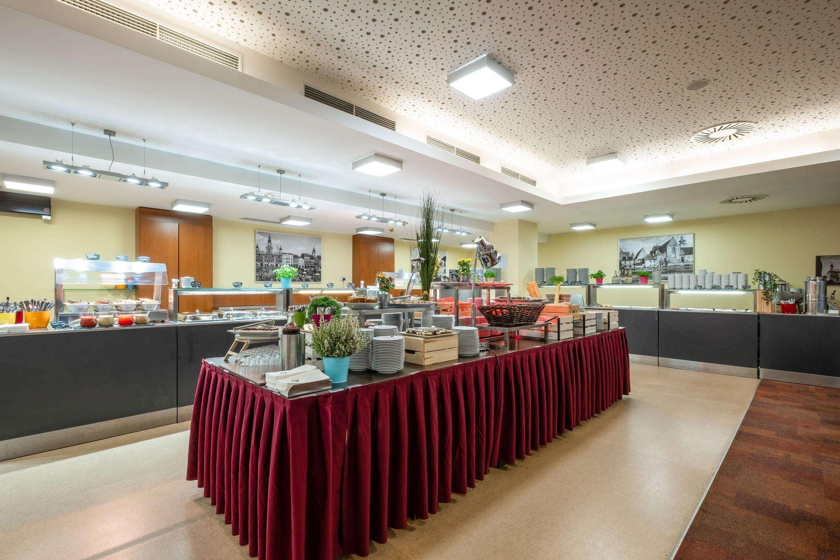 Clarion Congress Hotel Ceske Budejovice Bagian luar foto