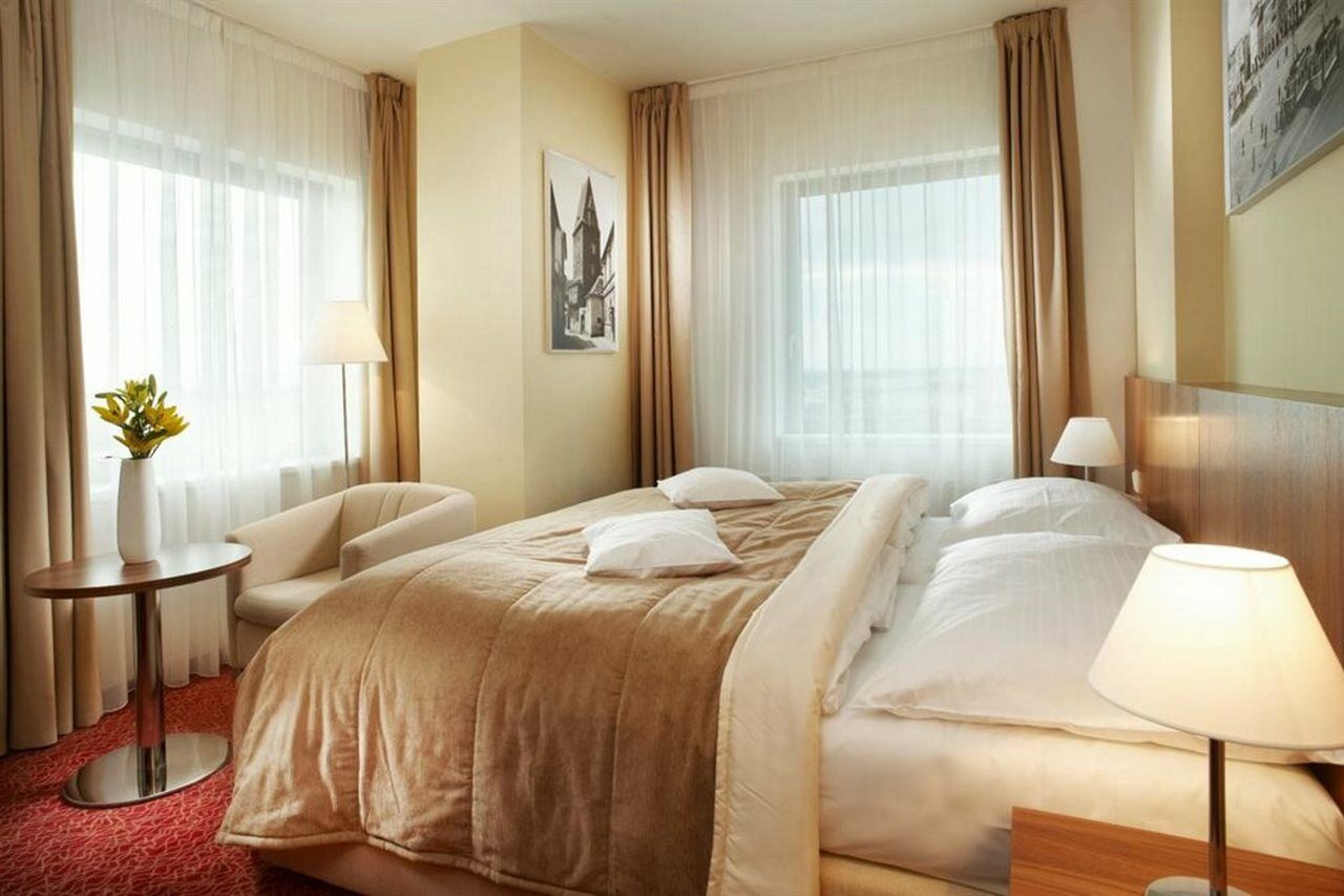 Clarion Congress Hotel Ceske Budejovice Bagian luar foto